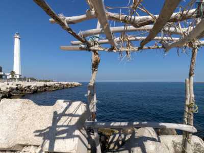 ...e godersi la vista del vicino Faro...